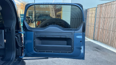 Land Rover Defender 3.0 D250 X-Dynamic SE 90 3dr Auto Diesel Estate